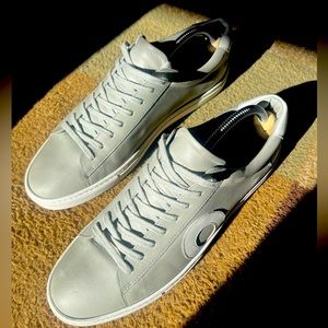 Oliver Cabell Size 44